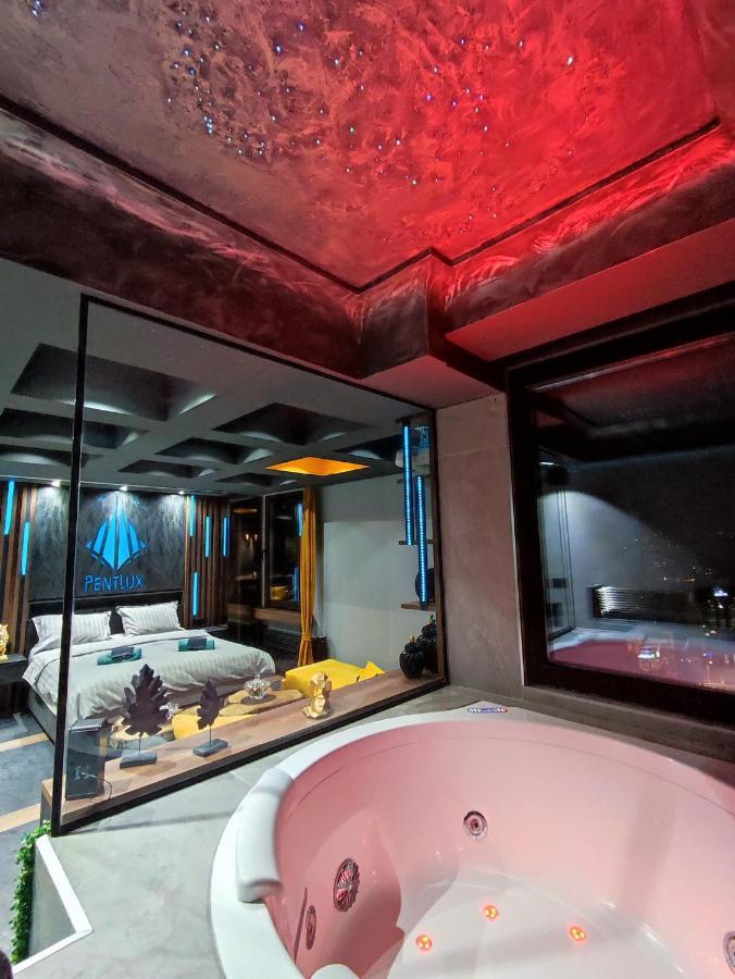 Pentlux - Spa Penthouse In The Heart Of Skopje Exterior photo